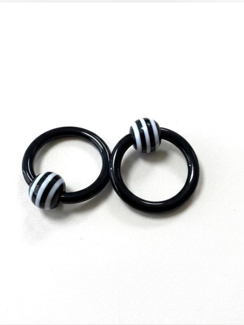 12g 7/16 Captive Bead Ring Pair Black White Striped Acrylic Body Jewelry Rings⁠